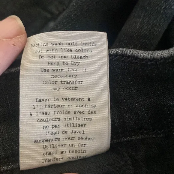 Rag &amp; Bone DRE Capri black wash great shorts. Has a nice little stretch to them