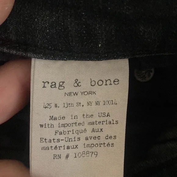 Rag &amp; Bone DRE Capri black wash great shorts. Has a nice little stretch to them