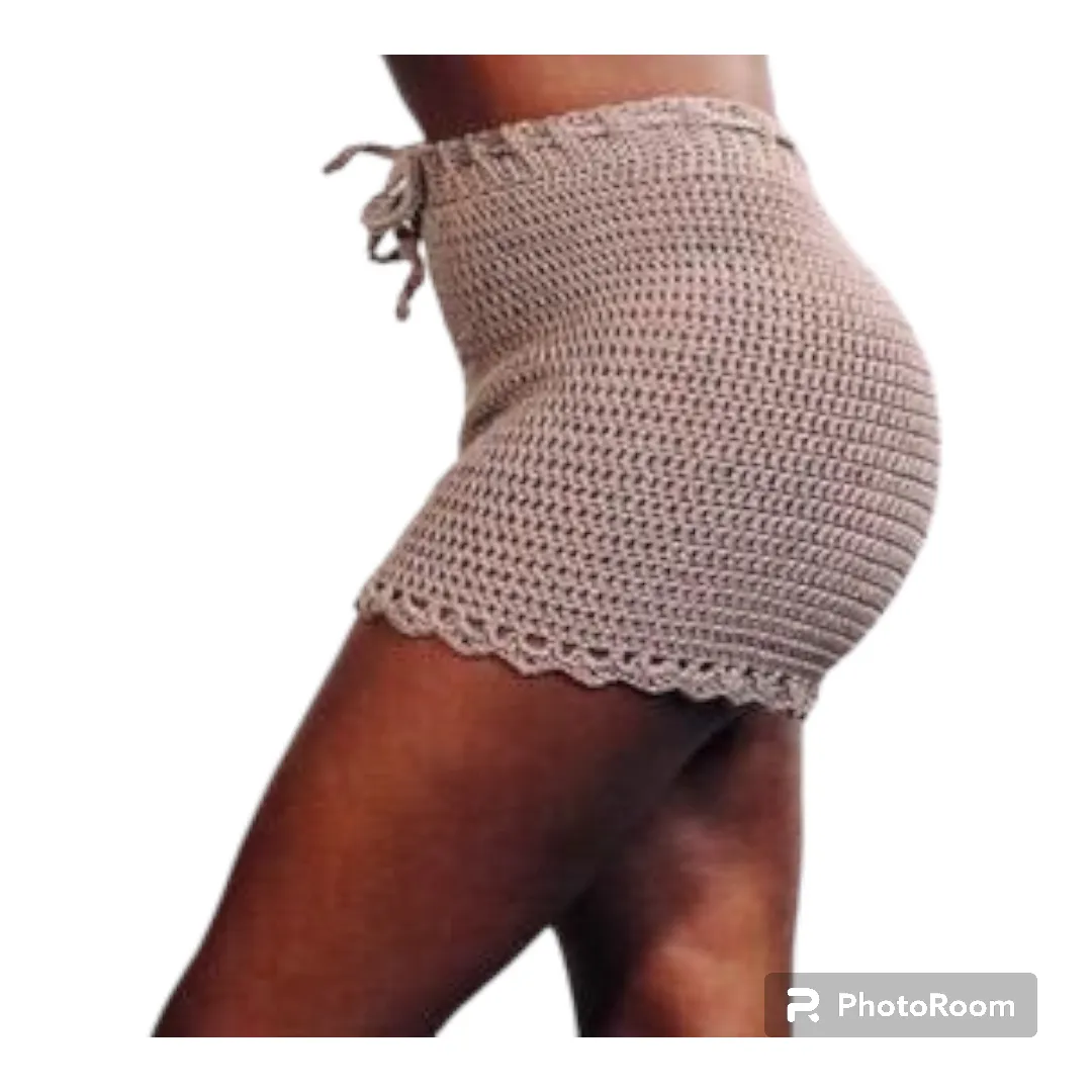 Scalloped Lace Shorts