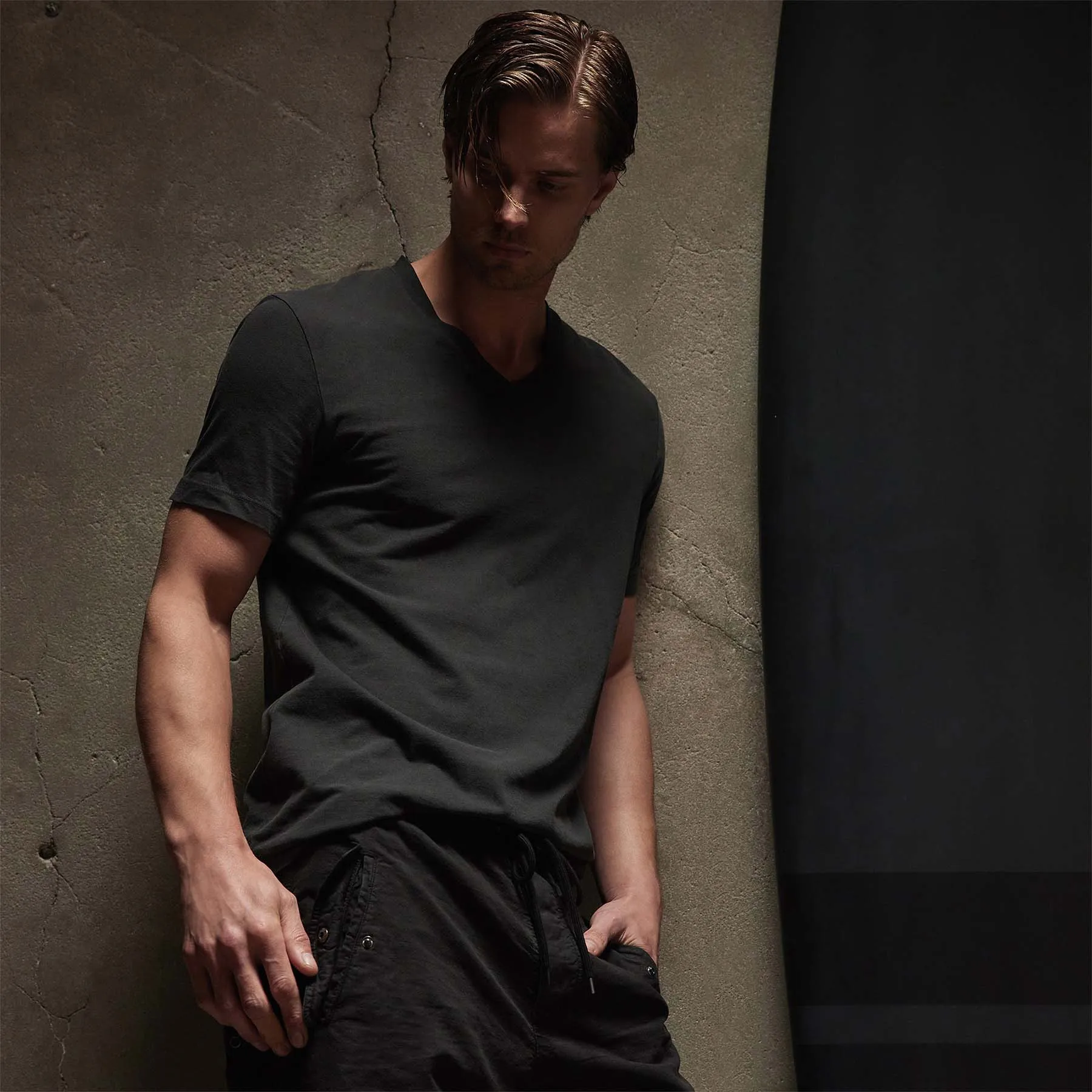 Short Sleeve V Neck - Carbon Pigment