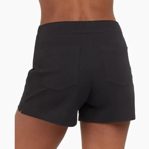 Spanx Classic Black On-the-Go Polished 6&quot; Stretch Shorts Size M