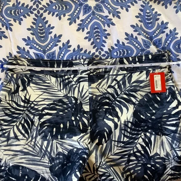 SPANX On the Go Print 4-Inch Shorts Tropical Palm Navy SZ XL