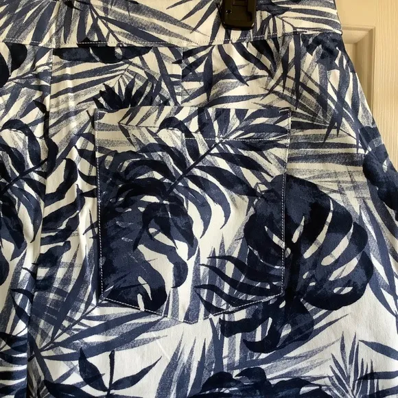 SPANX On the Go Print 4-Inch Shorts Tropical Palm Navy SZ XL