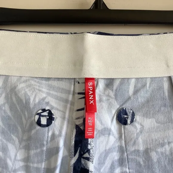 SPANX On the Go Print 4-Inch Shorts Tropical Palm Navy SZ XL