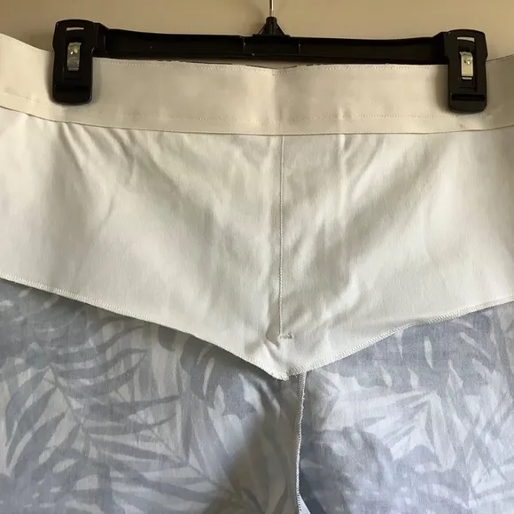 SPANX On the Go Print 4-Inch Shorts Tropical Palm Navy SZ XL
