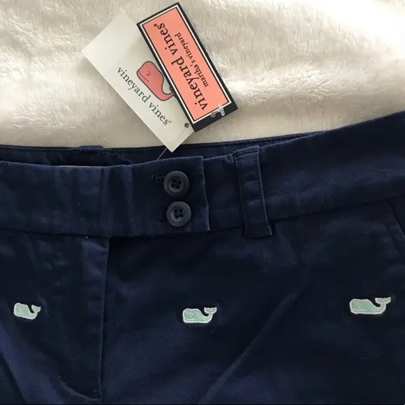Vineyard Vines Whale Embroidered Dayboat Shorts
