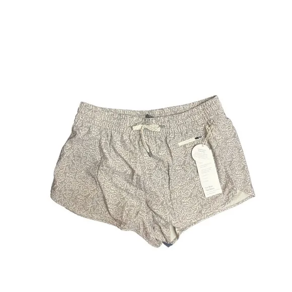 Vuori Women's Clementine 2.0 Shorts Pale Wheat Samba Sz XL New w/tag $58